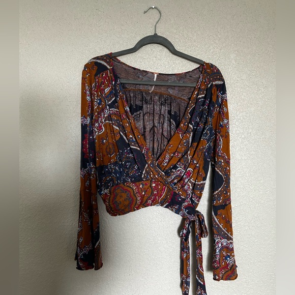 Free People Fionas Wrap Blouse Womens Size S Bell Sleeve Paisley Casual boho - Picture 2 of 9